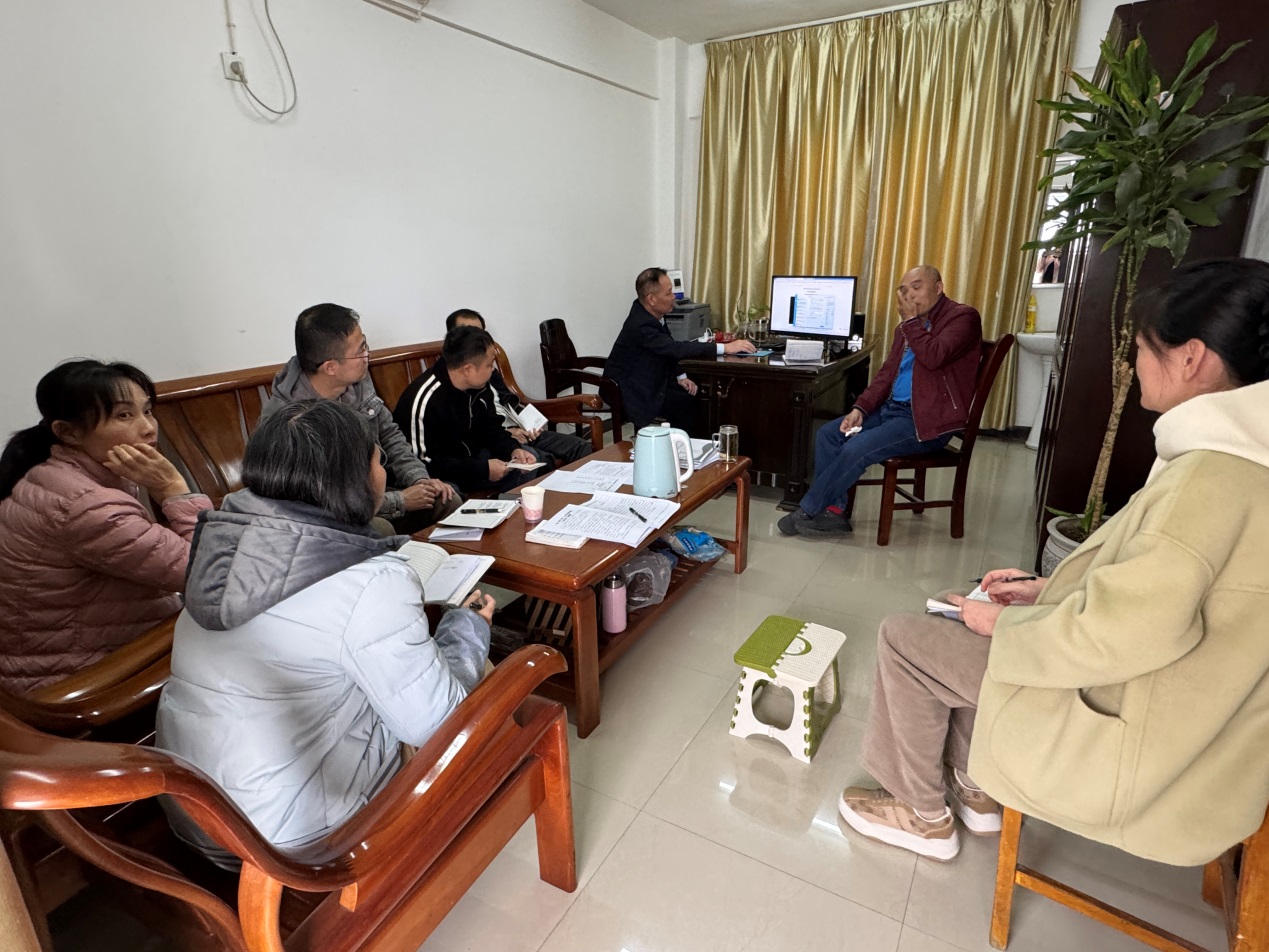 说明: F:\农萍萍\办公室\年度考核材料\2024年度考核\2024年意识形态材料\二、师德师风建设情况\2.1师资队伍职业道德教育，师德师风教育情况\11.27三三三暨部门工作会议（下半年师德师风专题学习）\1 (1).jpeg